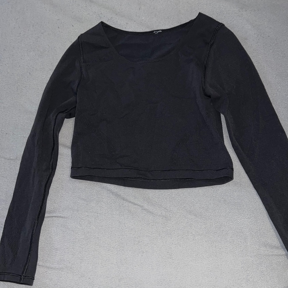 LULULEMON Cropped Long Sleeve